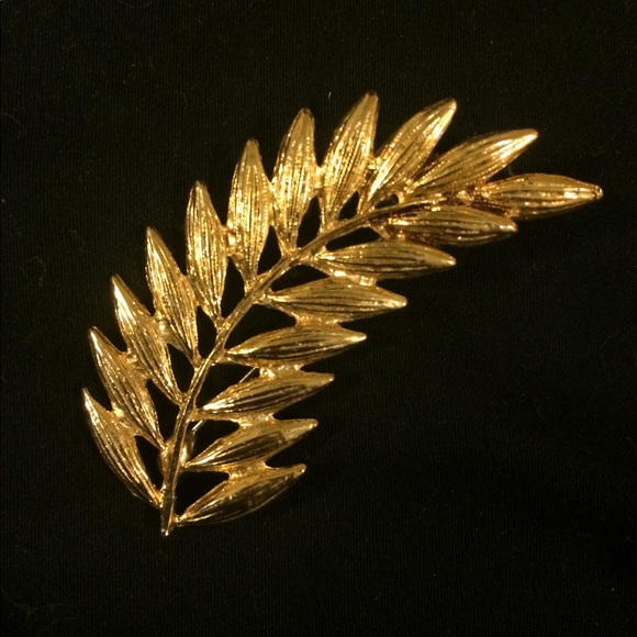 Golden Leaf Brooch - Picture 1 of 4